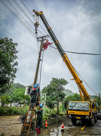 國(guó)家電網(wǎng)全力抗擊超強(qiáng)臺(tái)風(fēng)“利奇馬”